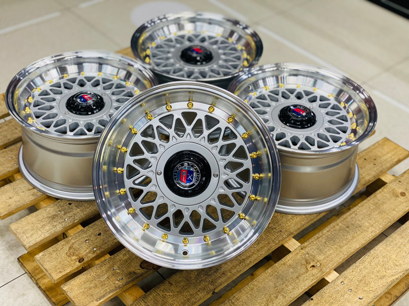 15” AS-P/MESH 4/100 5/100 SILVER + GOLD STUD