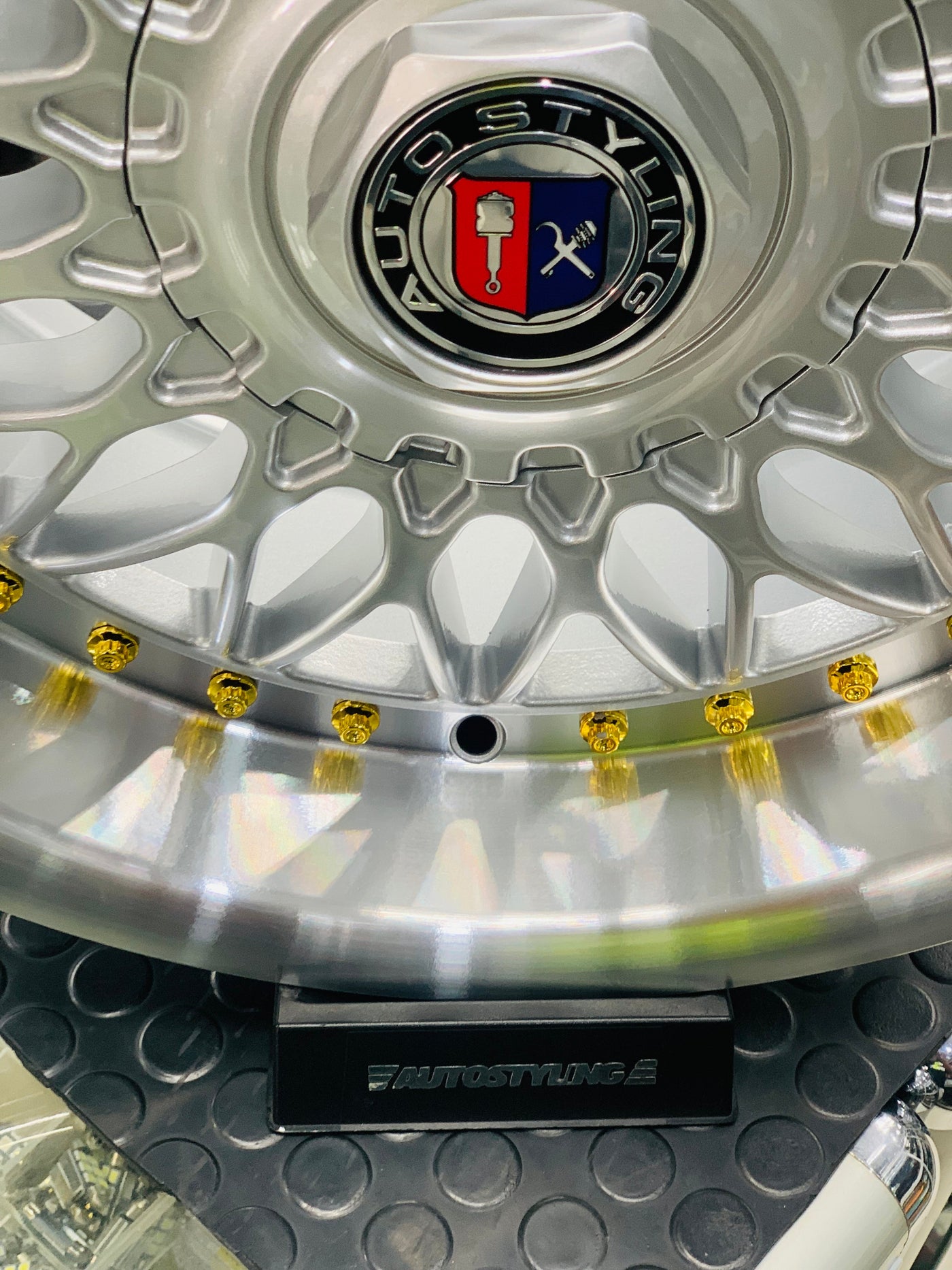 17” AS-SCORPION GOLD STUD