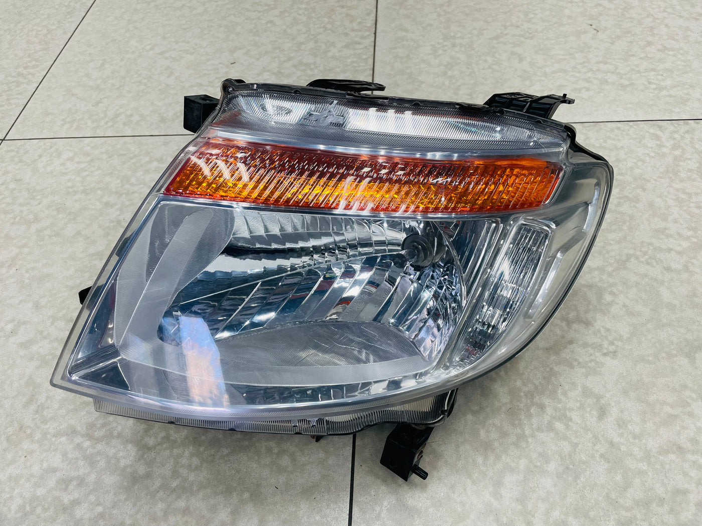 Ford ranger OEM 2012 PREOWNED headlight