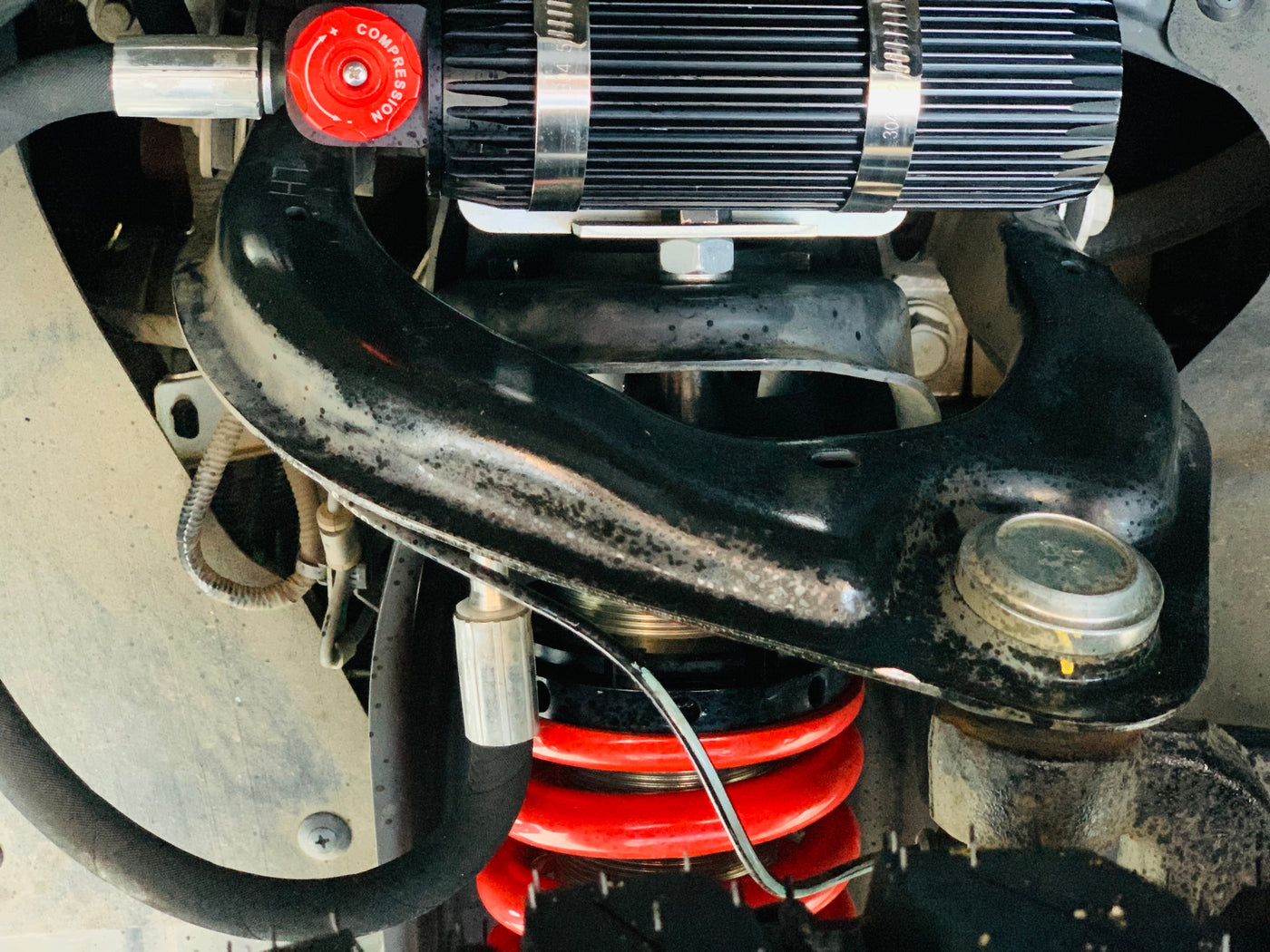 Ford Ranger T7 nitrogen lifting shocks